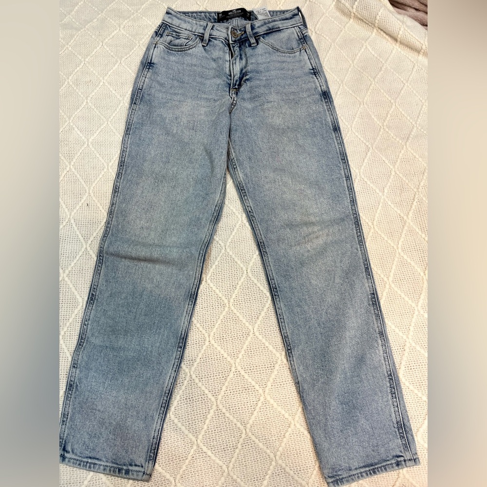 Hollister Women's Light Blue Straight Leg Jeans